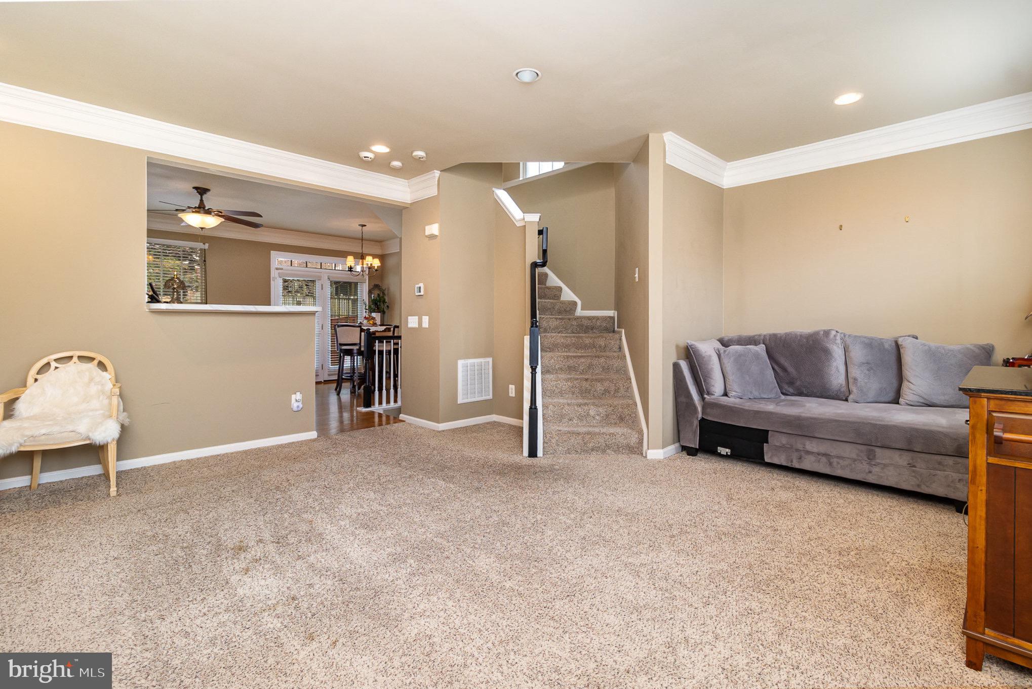 WOODBRIDGE COMMONS - Residential