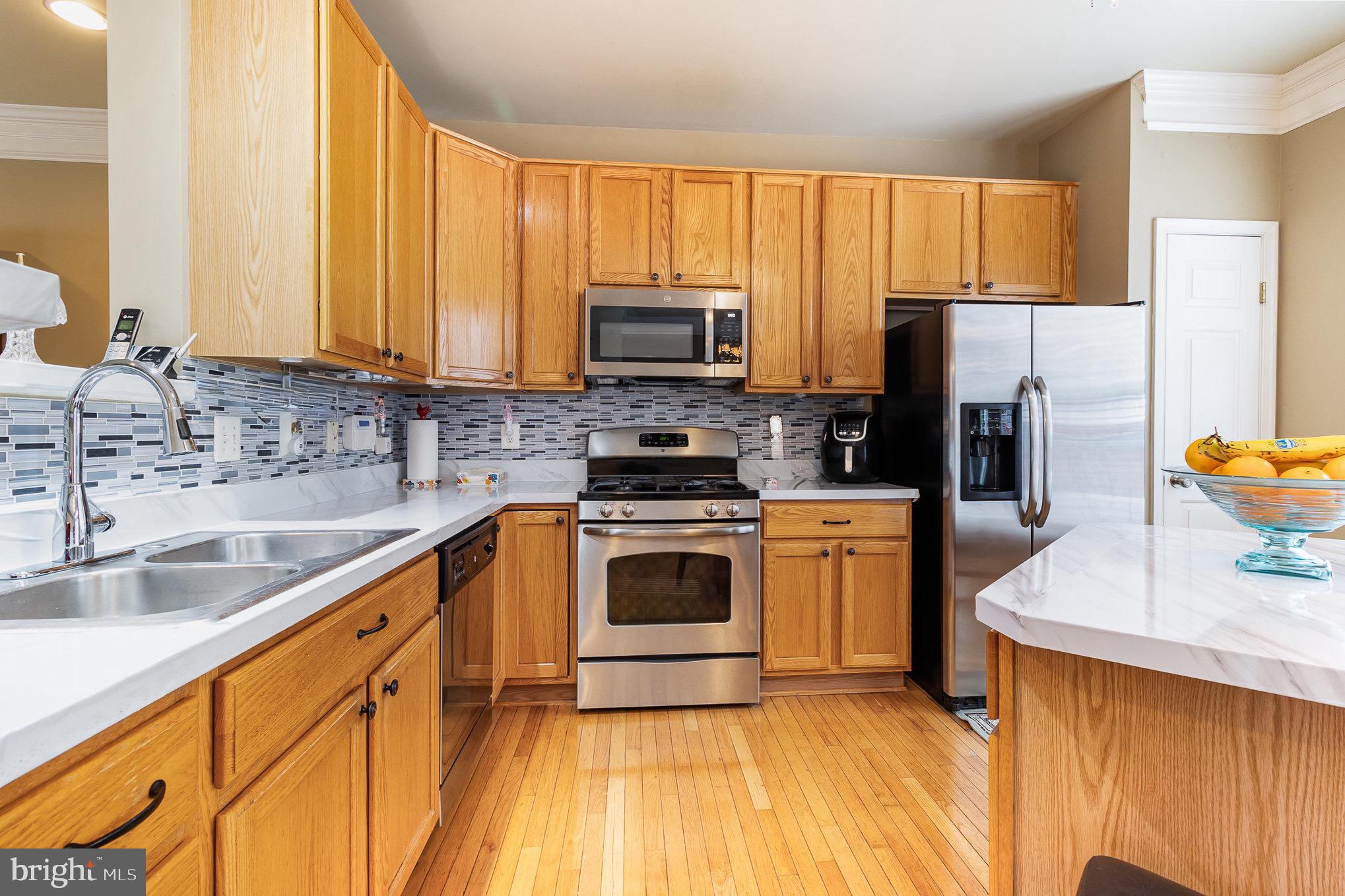 WOODBRIDGE COMMONS - Residential