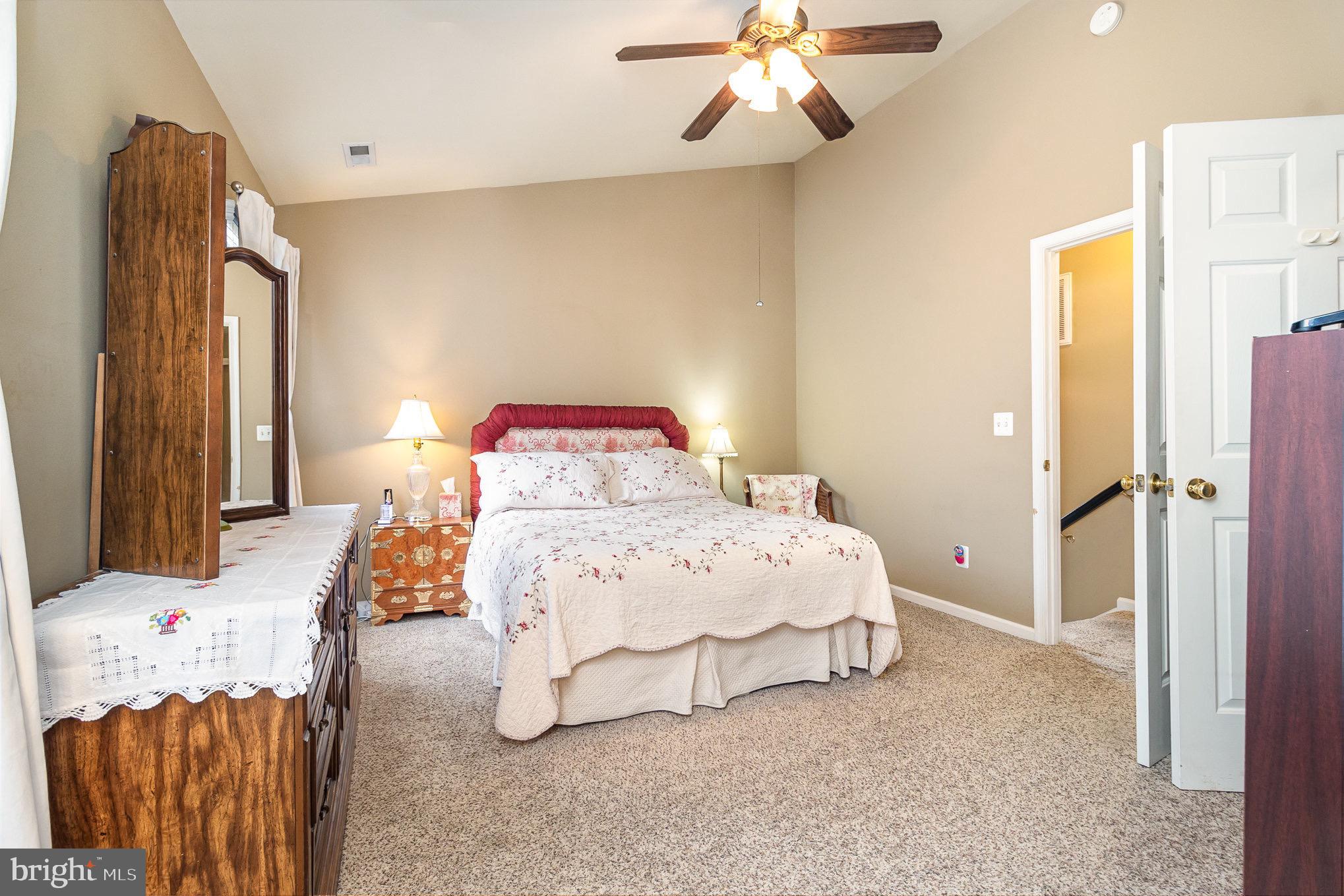 WOODBRIDGE COMMONS - Residential