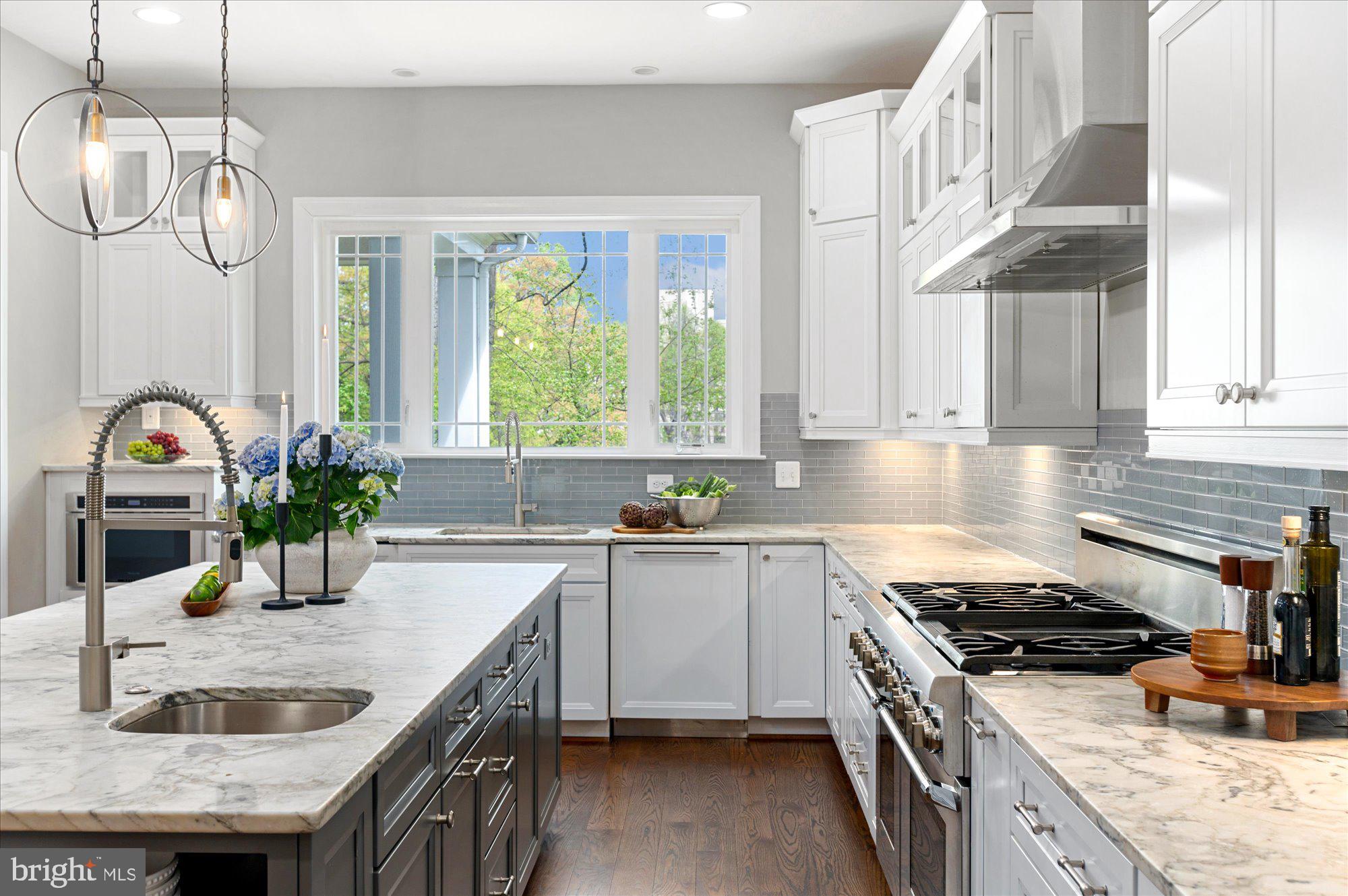 LUXMANOR - Residential