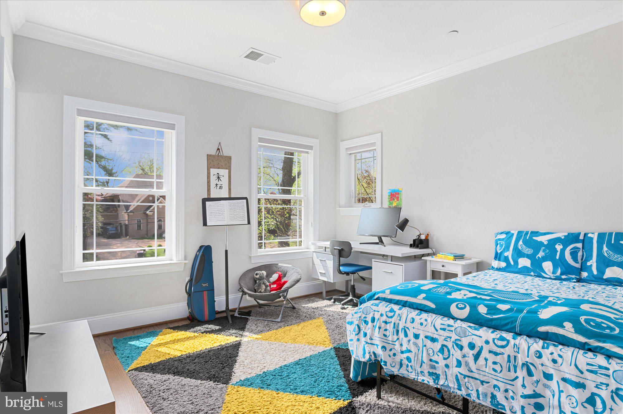 LUXMANOR - Residential