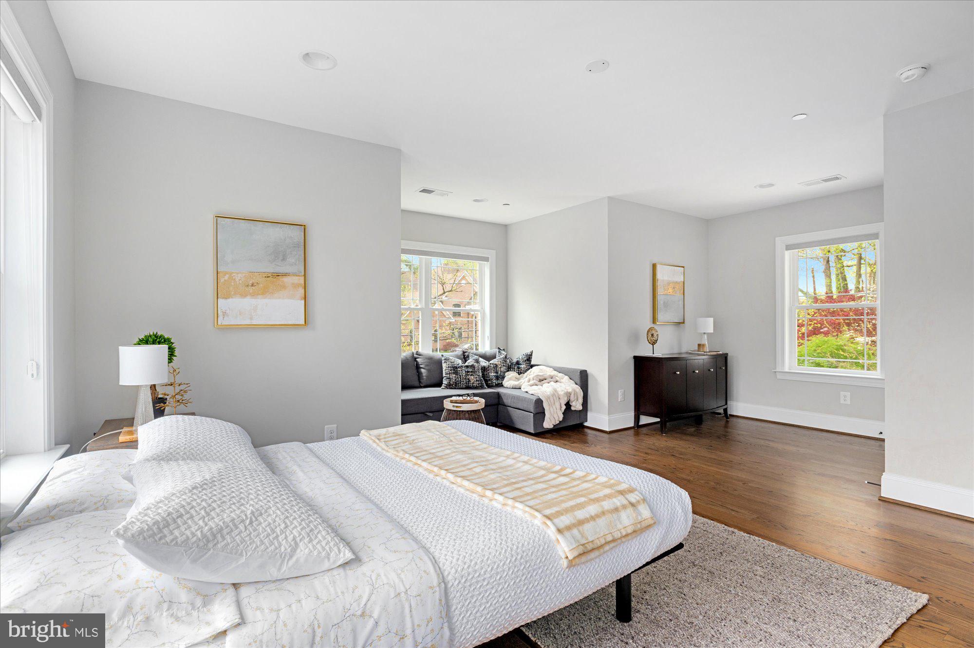 LUXMANOR - Residential