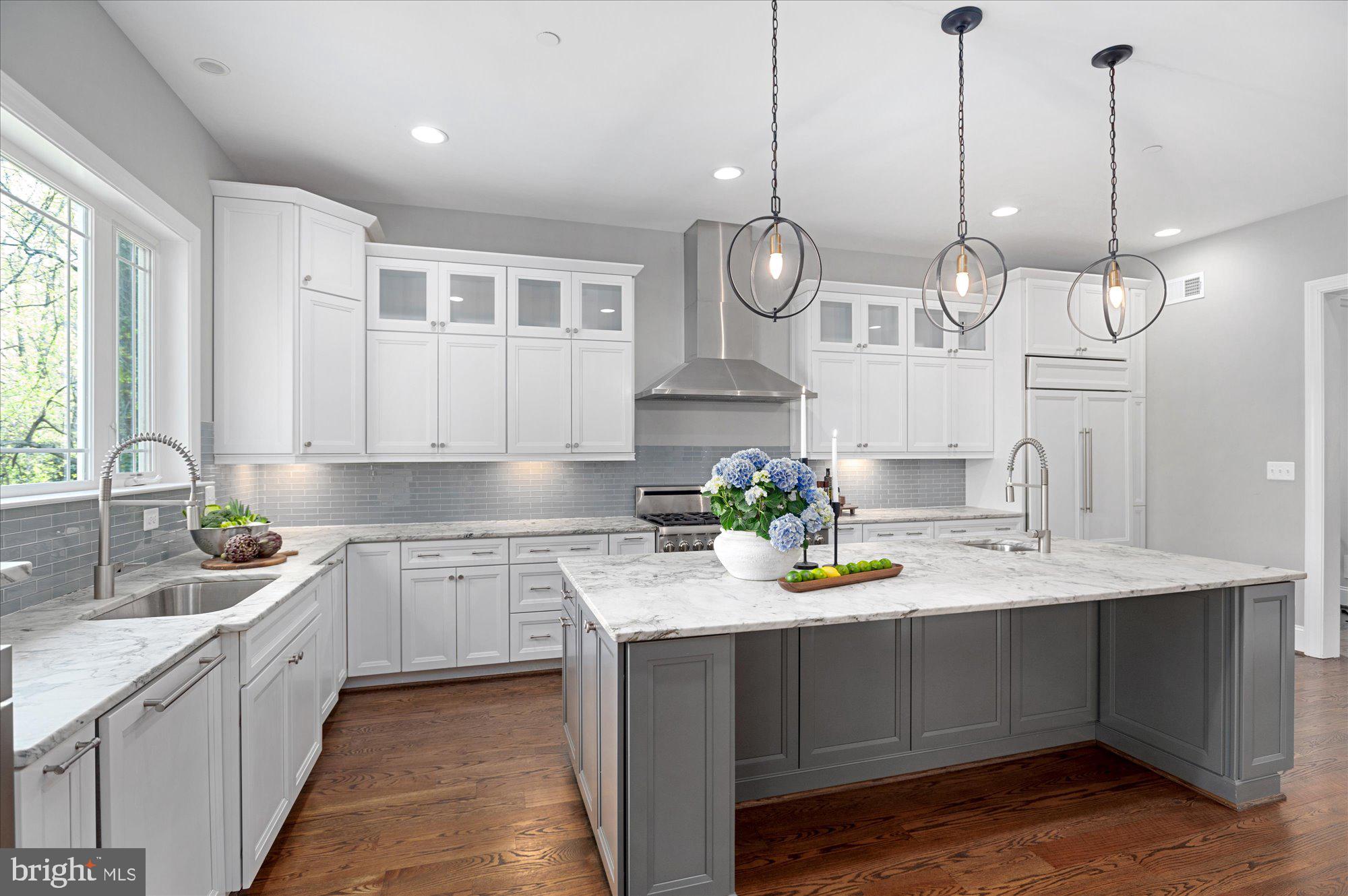 LUXMANOR - Residential