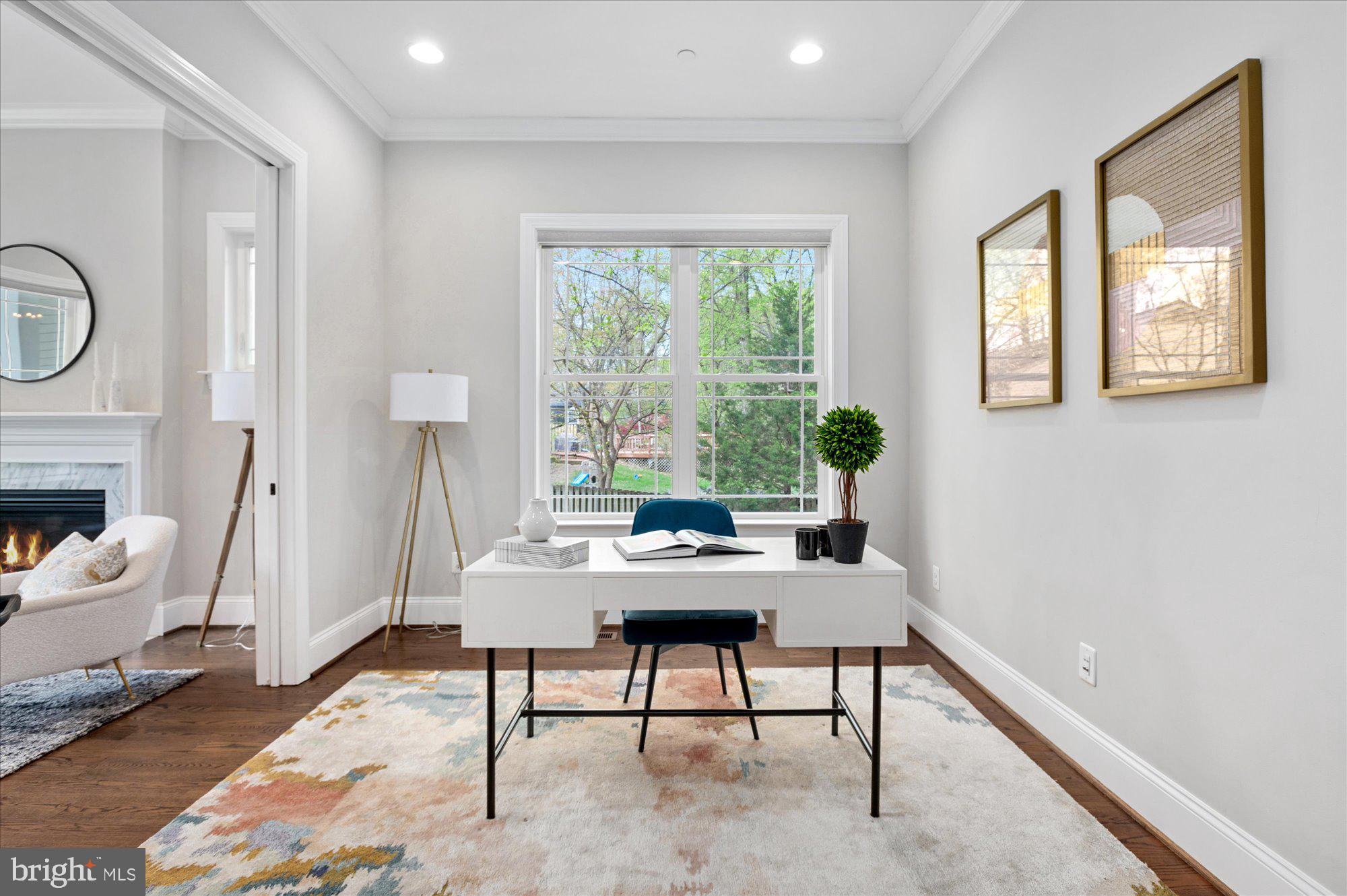 LUXMANOR - Residential