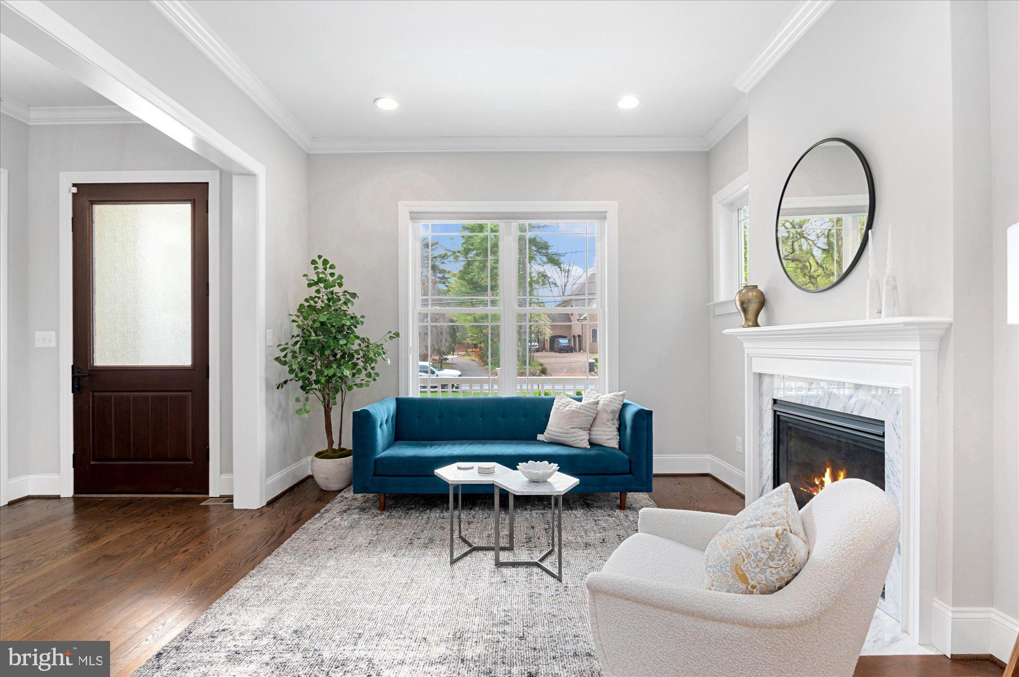 LUXMANOR - Residential