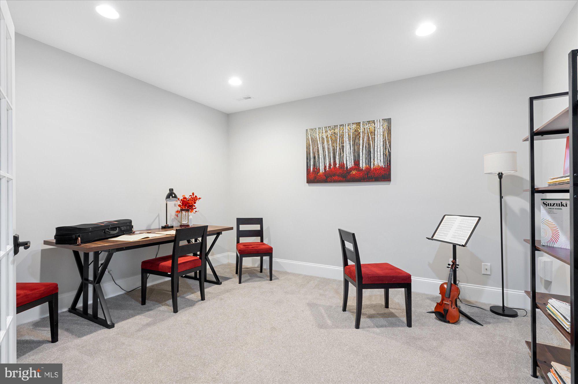 LUXMANOR - Residential