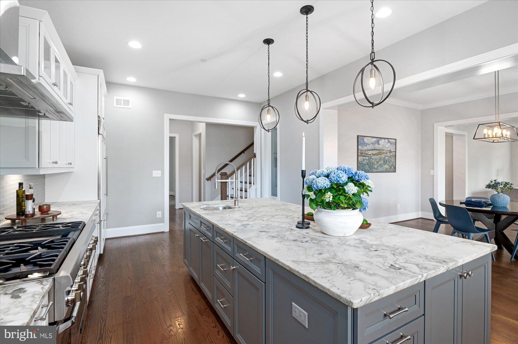 LUXMANOR - Residential