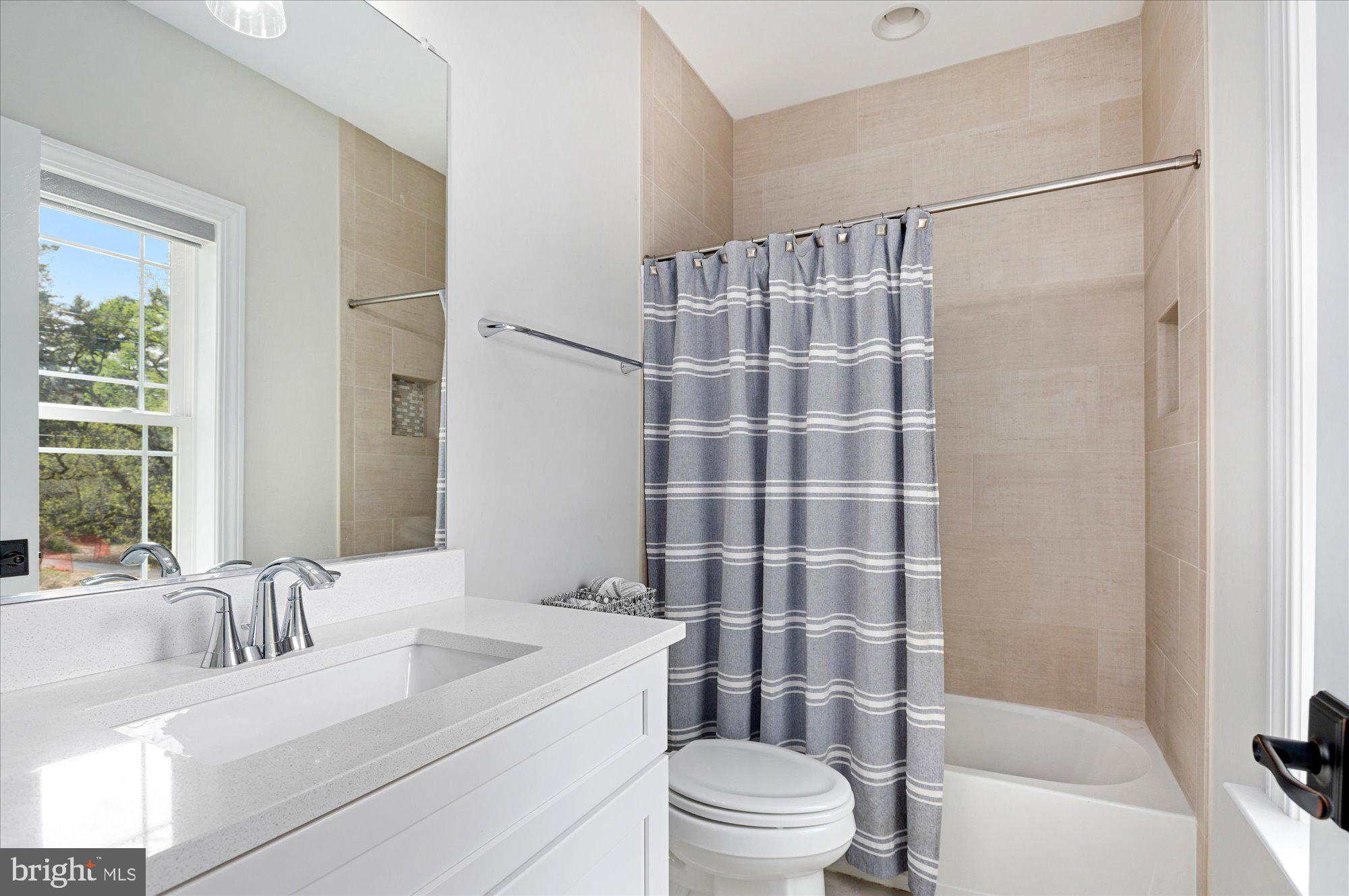 LUXMANOR - Residential