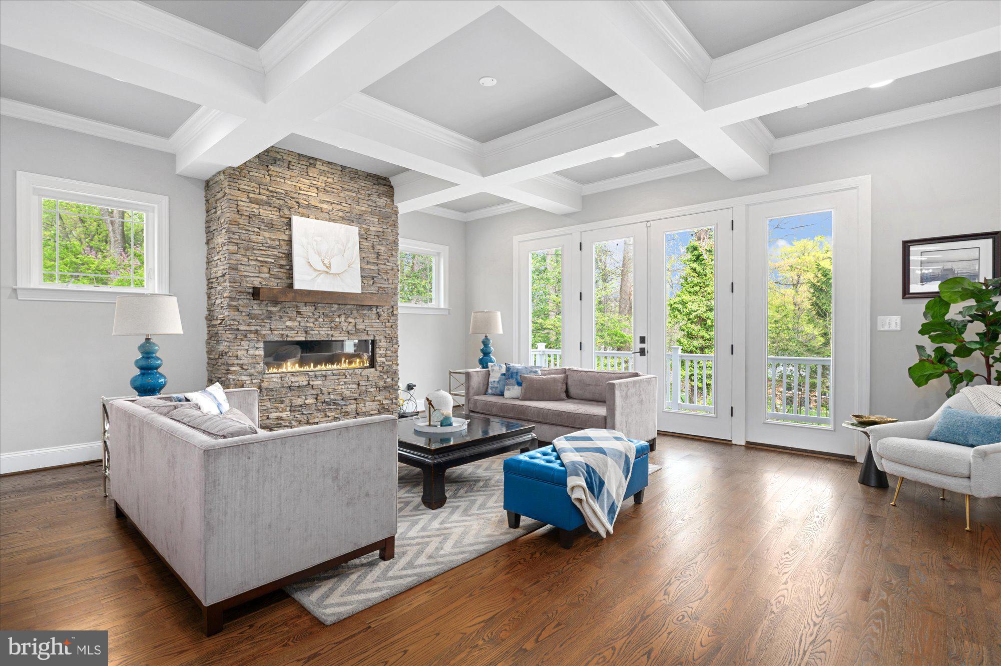 LUXMANOR - Residential