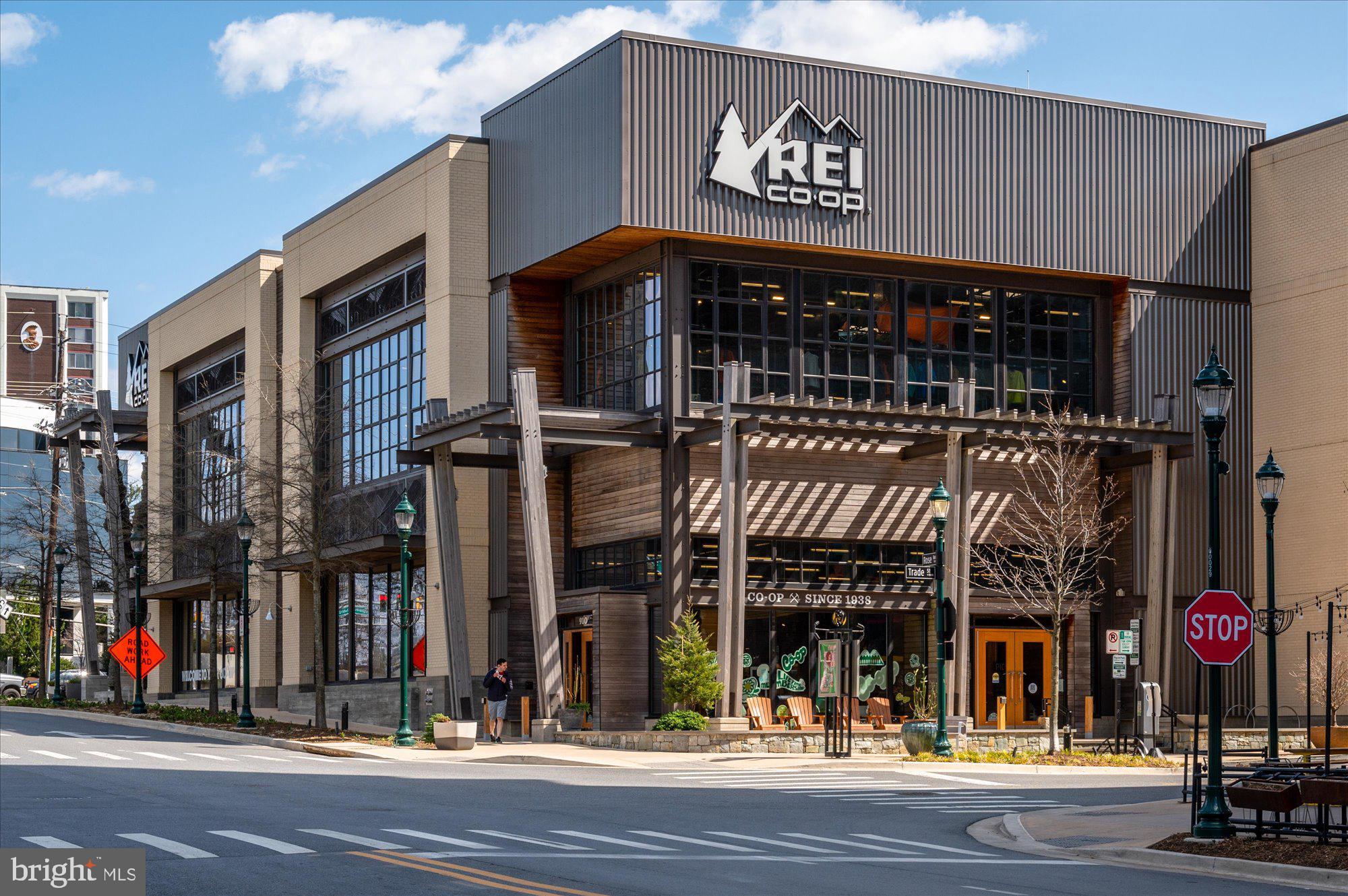 LUXMANOR - Residential