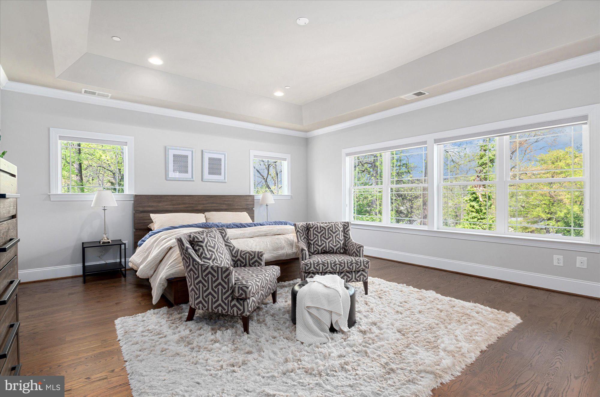 LUXMANOR - Residential