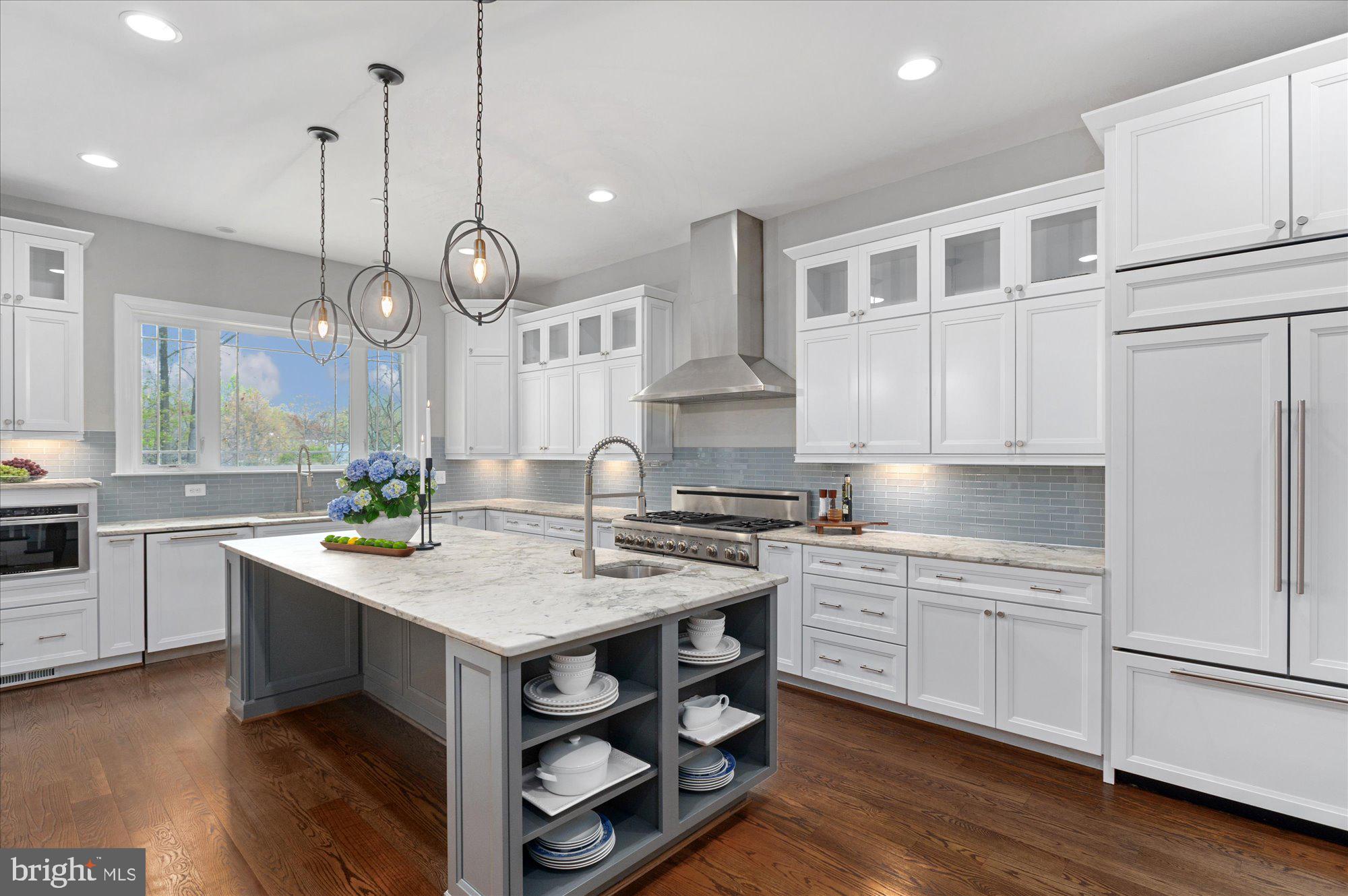 LUXMANOR - Residential