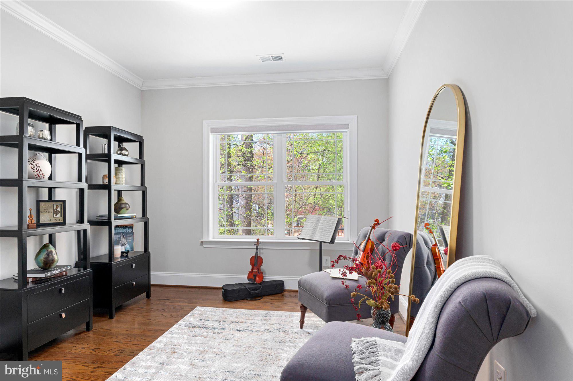 LUXMANOR - Residential