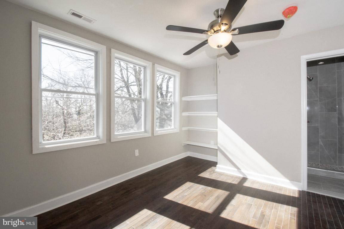 PARKVILLE - Residential