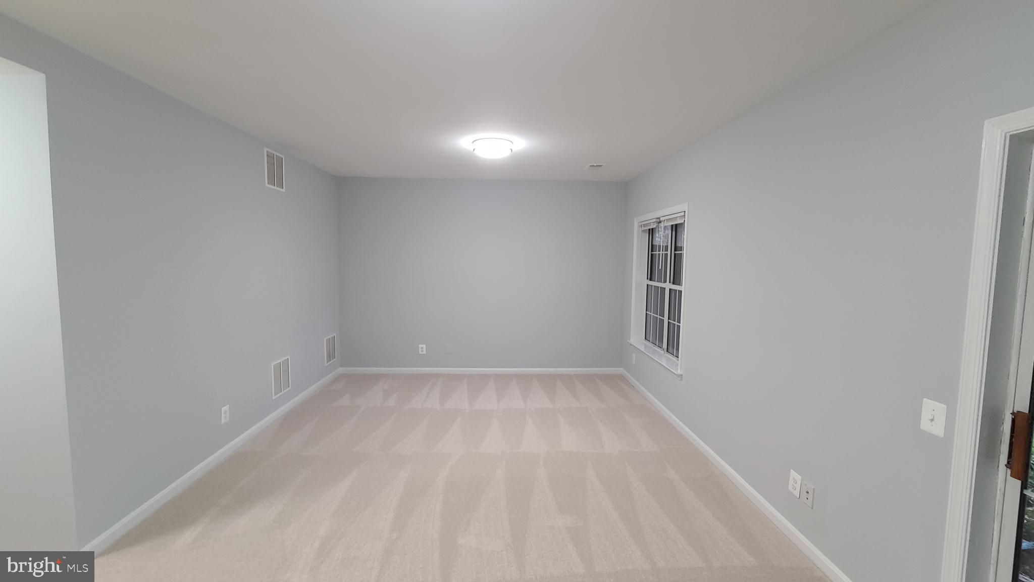 47682 SANDBANK SQUARE