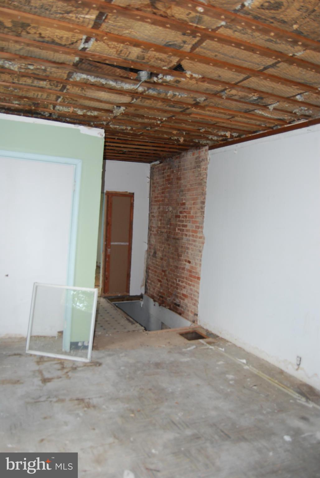 WASHINGTON VILLAGE - Residential