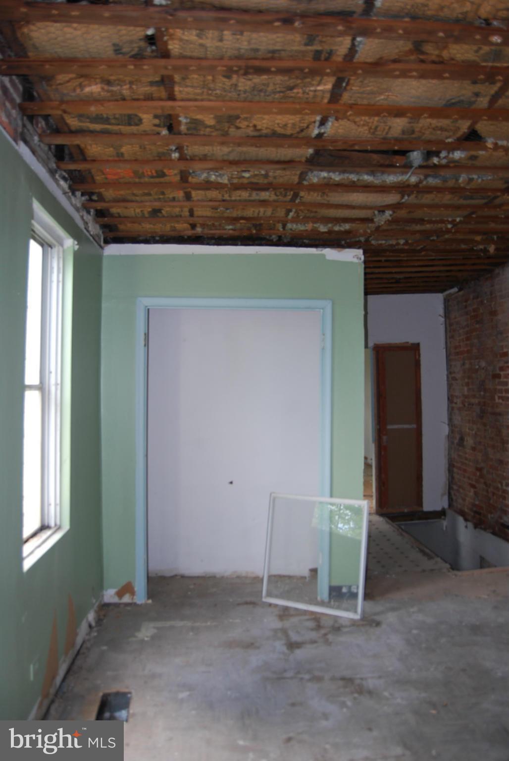 WASHINGTON VILLAGE - Residential