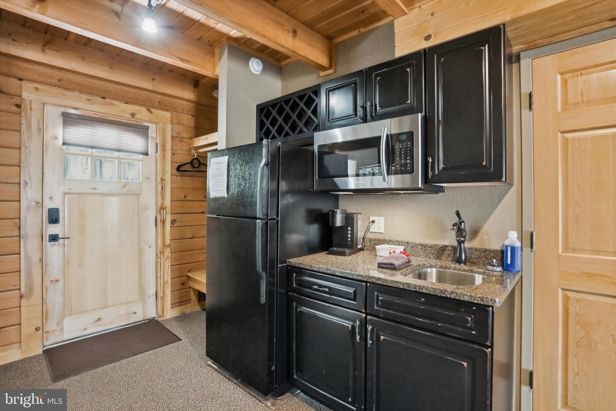 211 CABIN LODGE ROAD