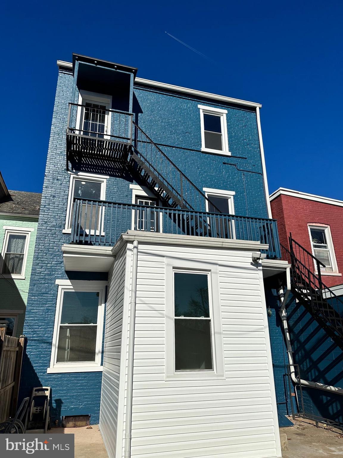 322 W JAMES STREET