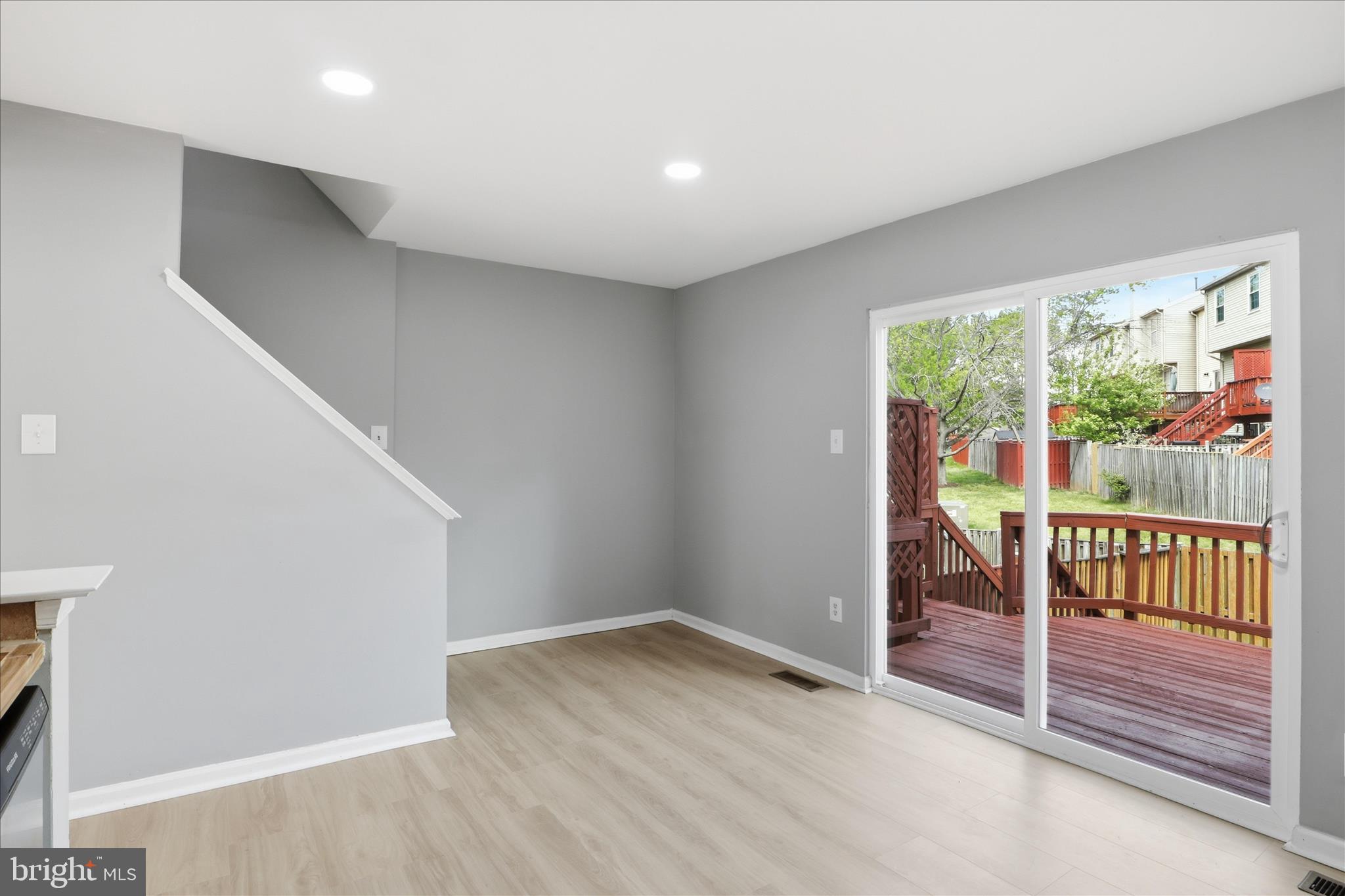 WAYSIDE VILLAGE - Residential