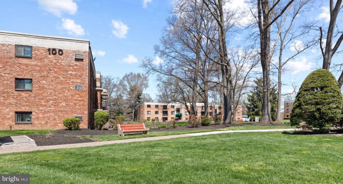 MEADOW WOOD - Residential