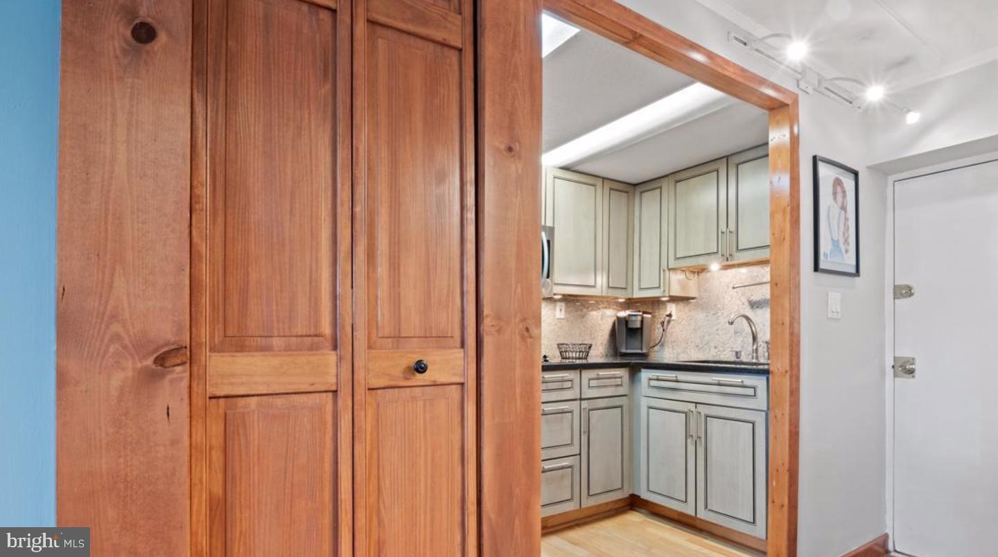 MEADOW WOOD - Residential