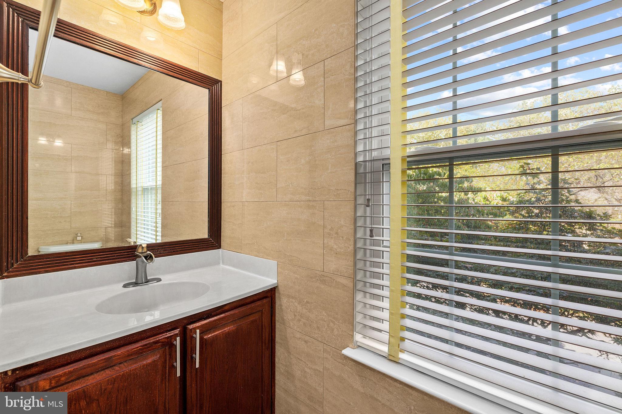 WOODLAND HILLS - Residential