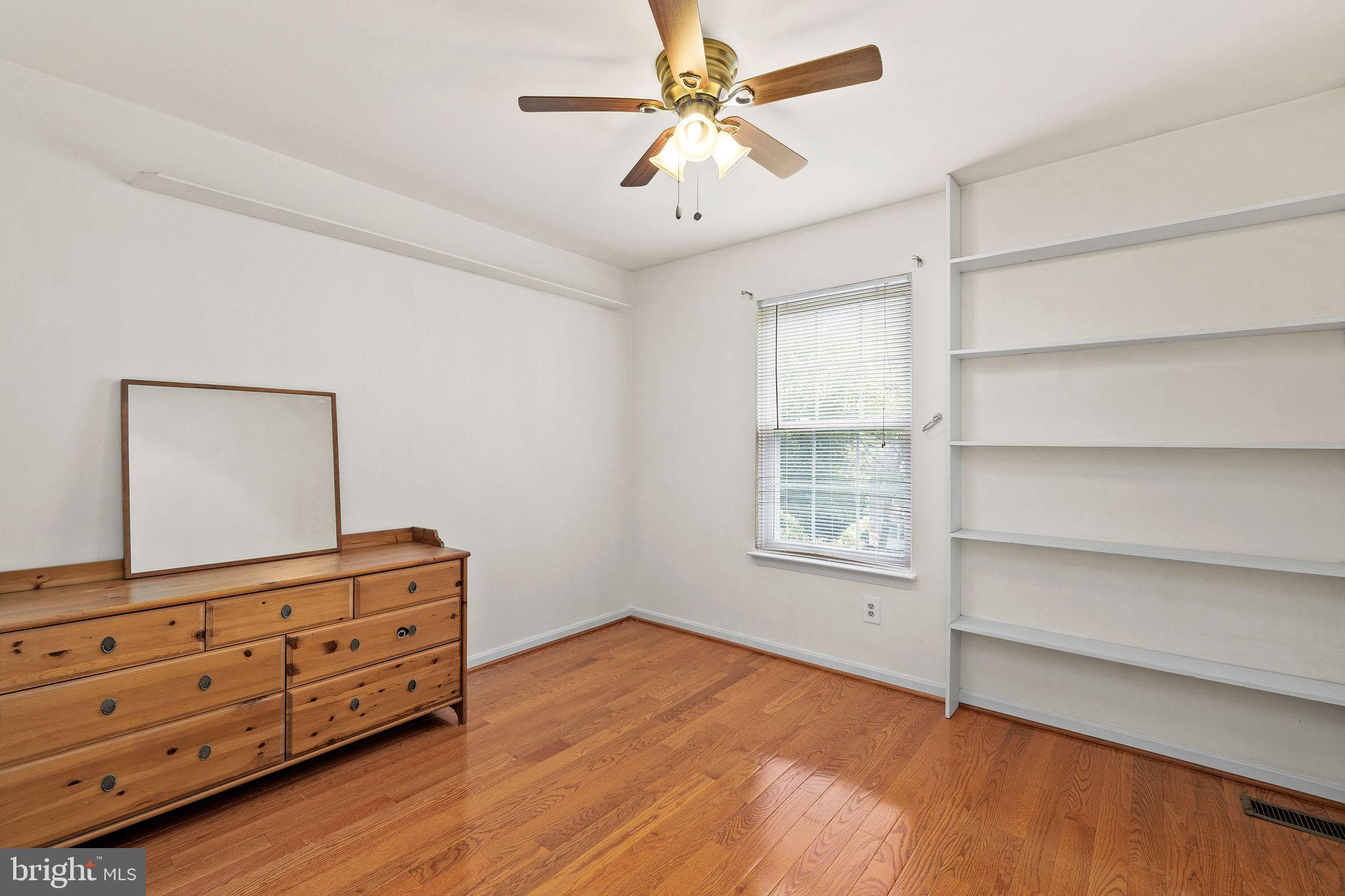 WOODLAND HILLS - Residential