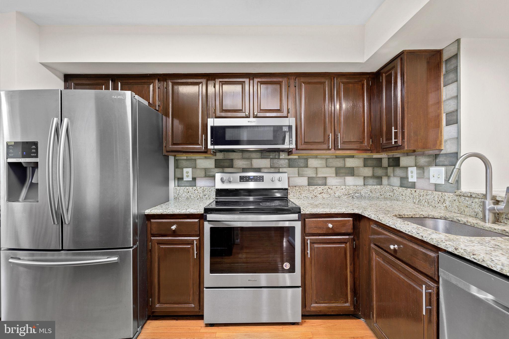 WOODLAND HILLS - Residential