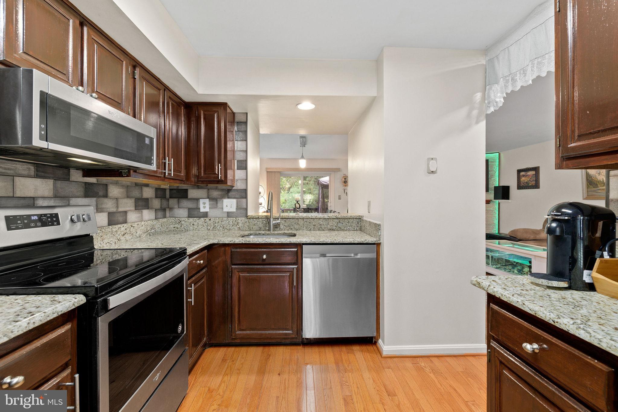 WOODLAND HILLS - Residential