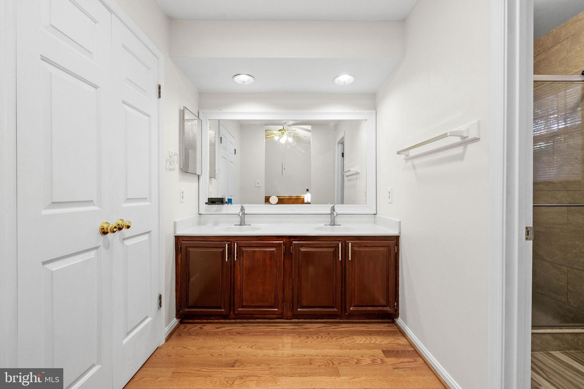 WOODLAND HILLS - Residential