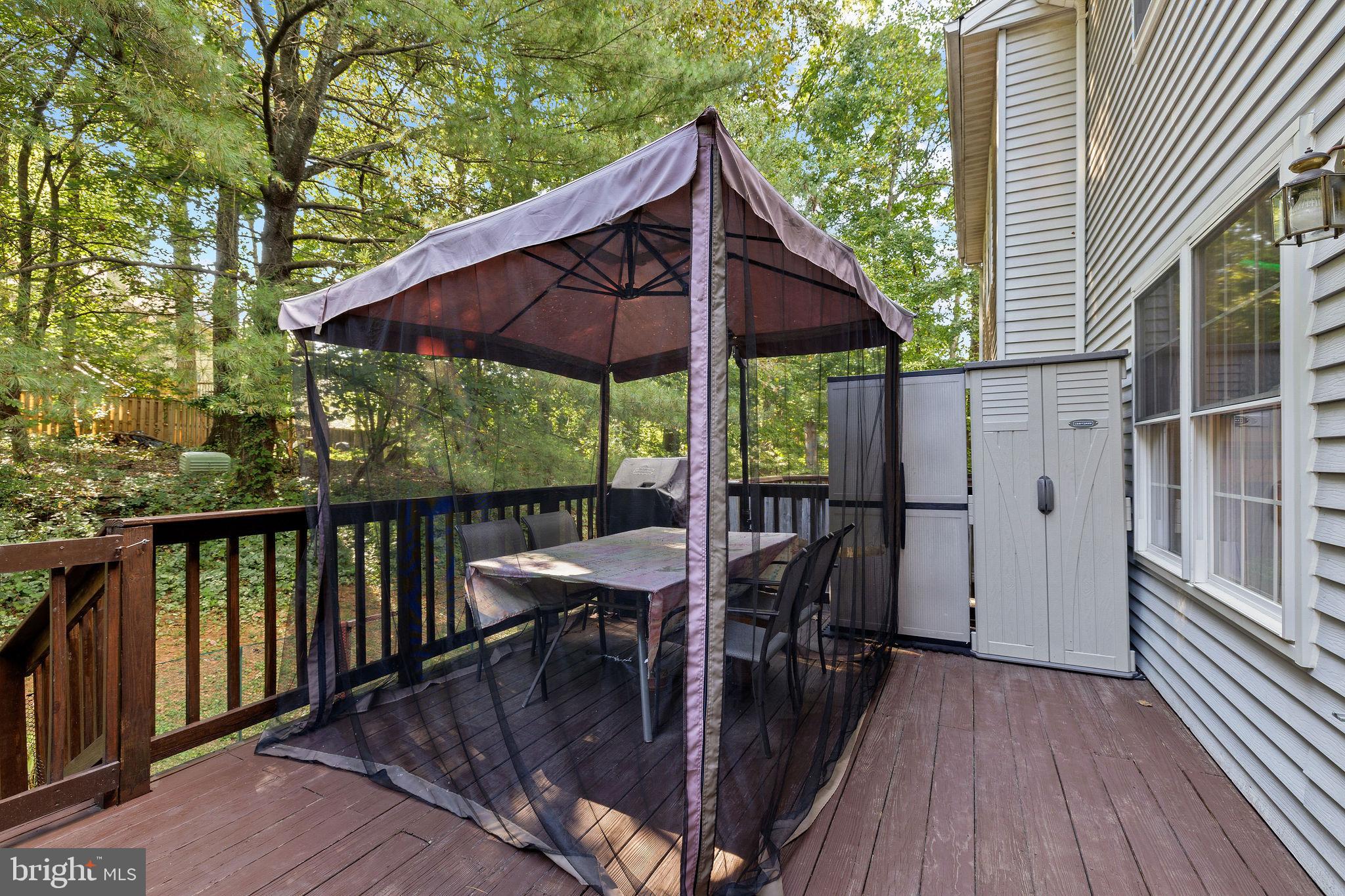 WOODLAND HILLS - Residential