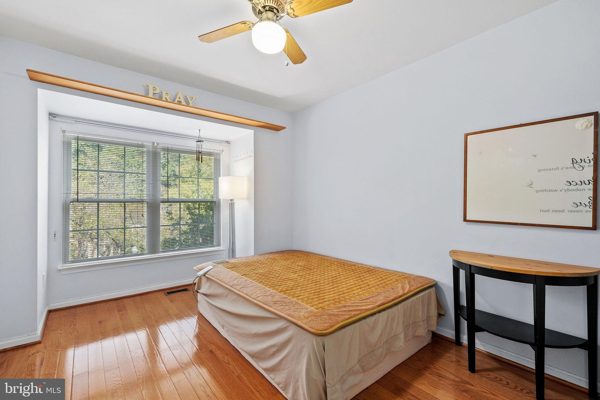 WOODLAND HILLS - Residential