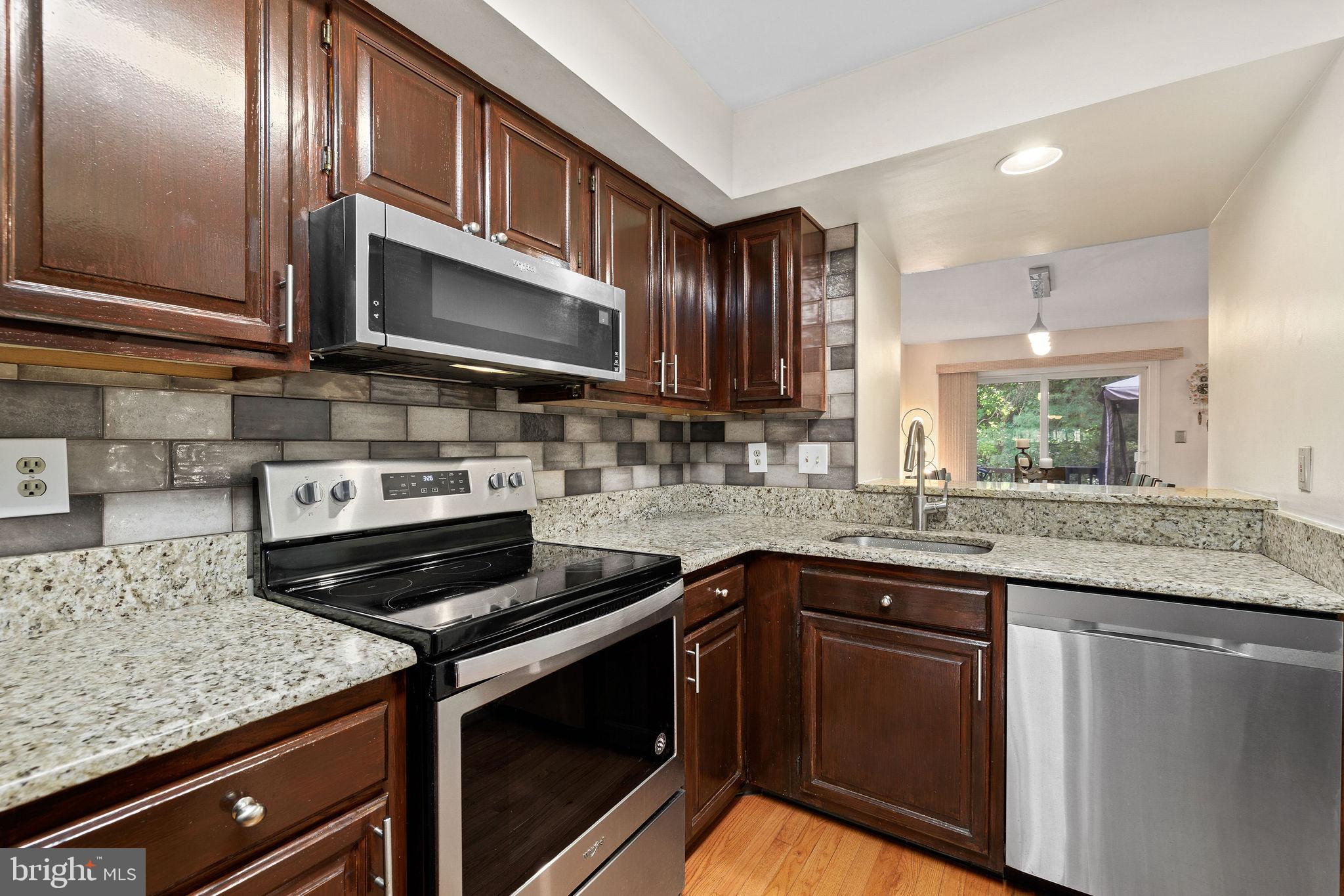 WOODLAND HILLS - Residential