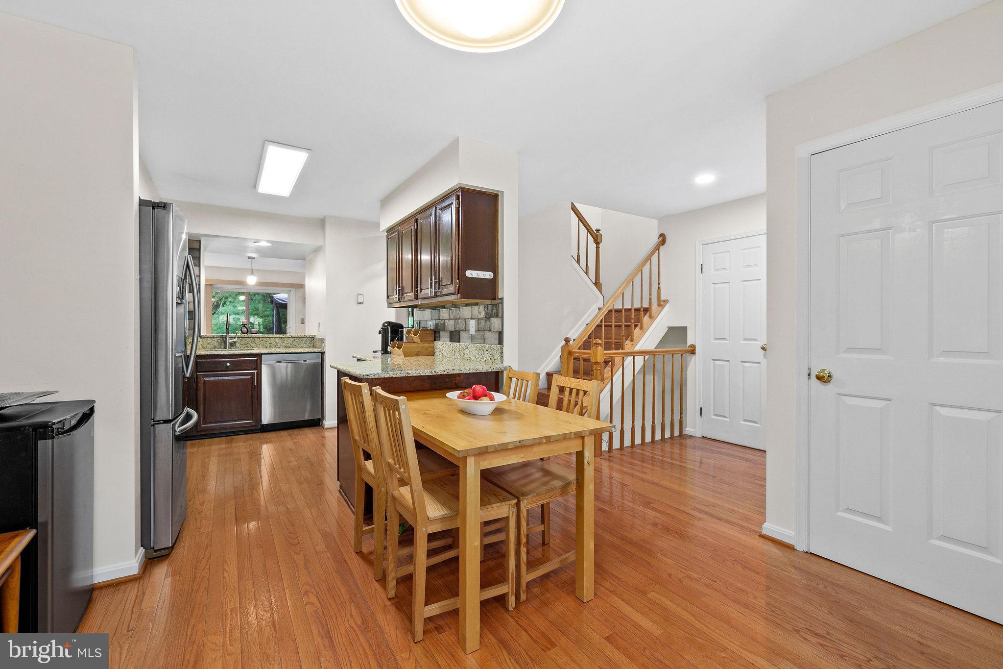 WOODLAND HILLS - Residential