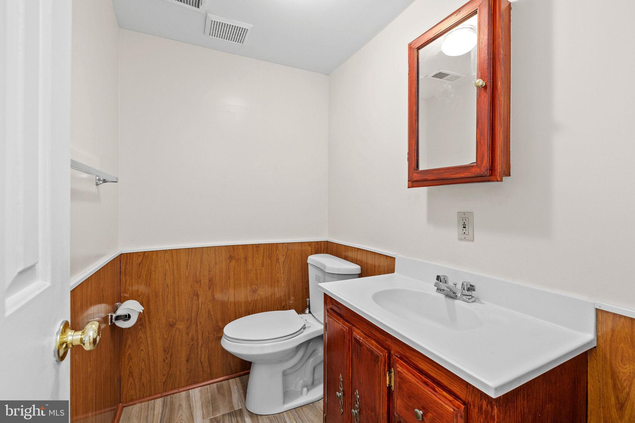 WOODLAND HILLS - Residential