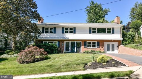 Photo of 3806 N Wakefield Street, ARLINGTON, VA 22207 (MLS # VAAR2074064)