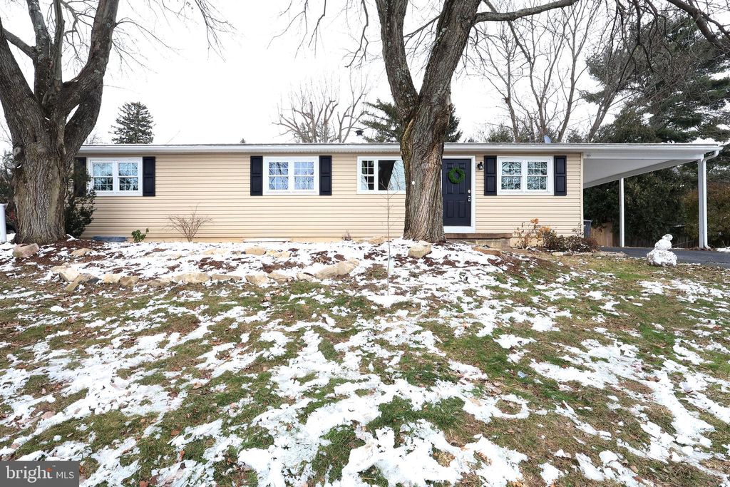 Photo of 507 First Avenue, LEMONT, PA 16851 (MLS # PACE2517112)