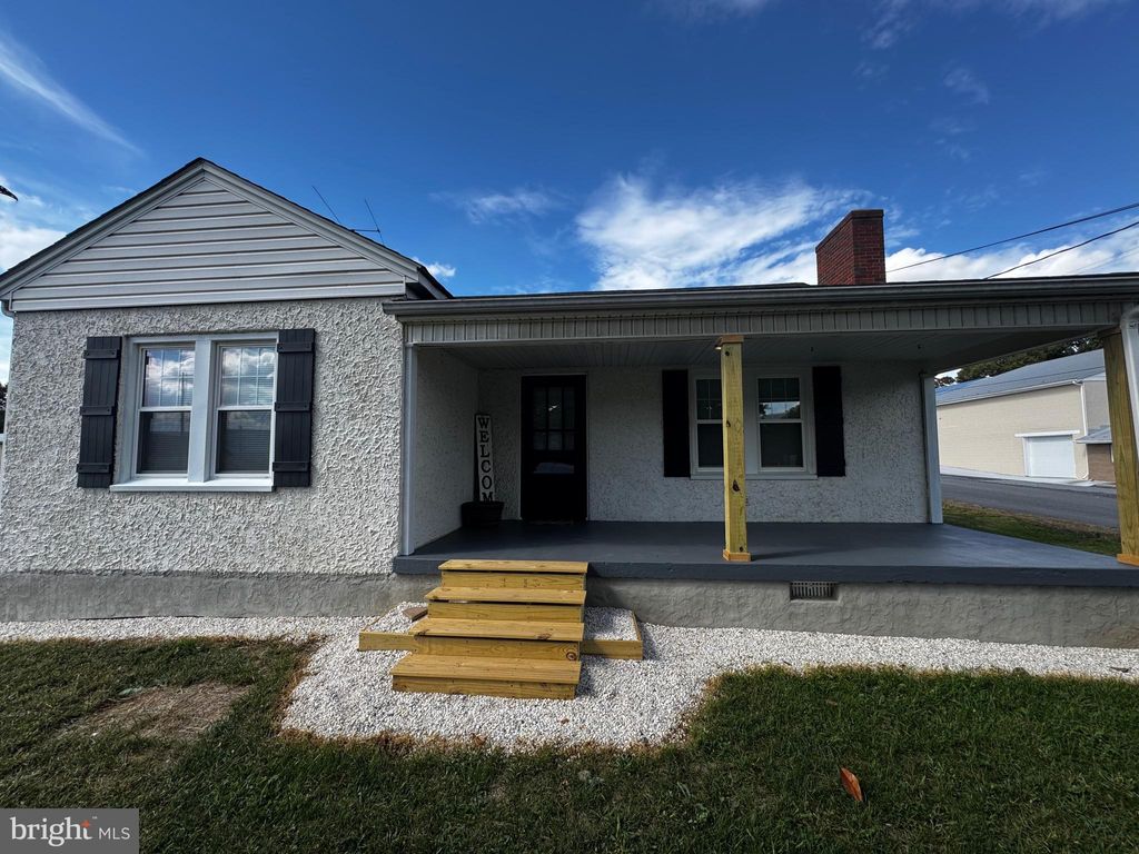 Photo of 121 Center Street, MOUNT JACKSON, VA 22842 (MLS # VASH2012742)