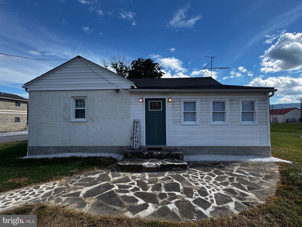 Photo of 121 Center Street, MOUNT JACKSON, VA 22842 (MLS # VASH2012742)