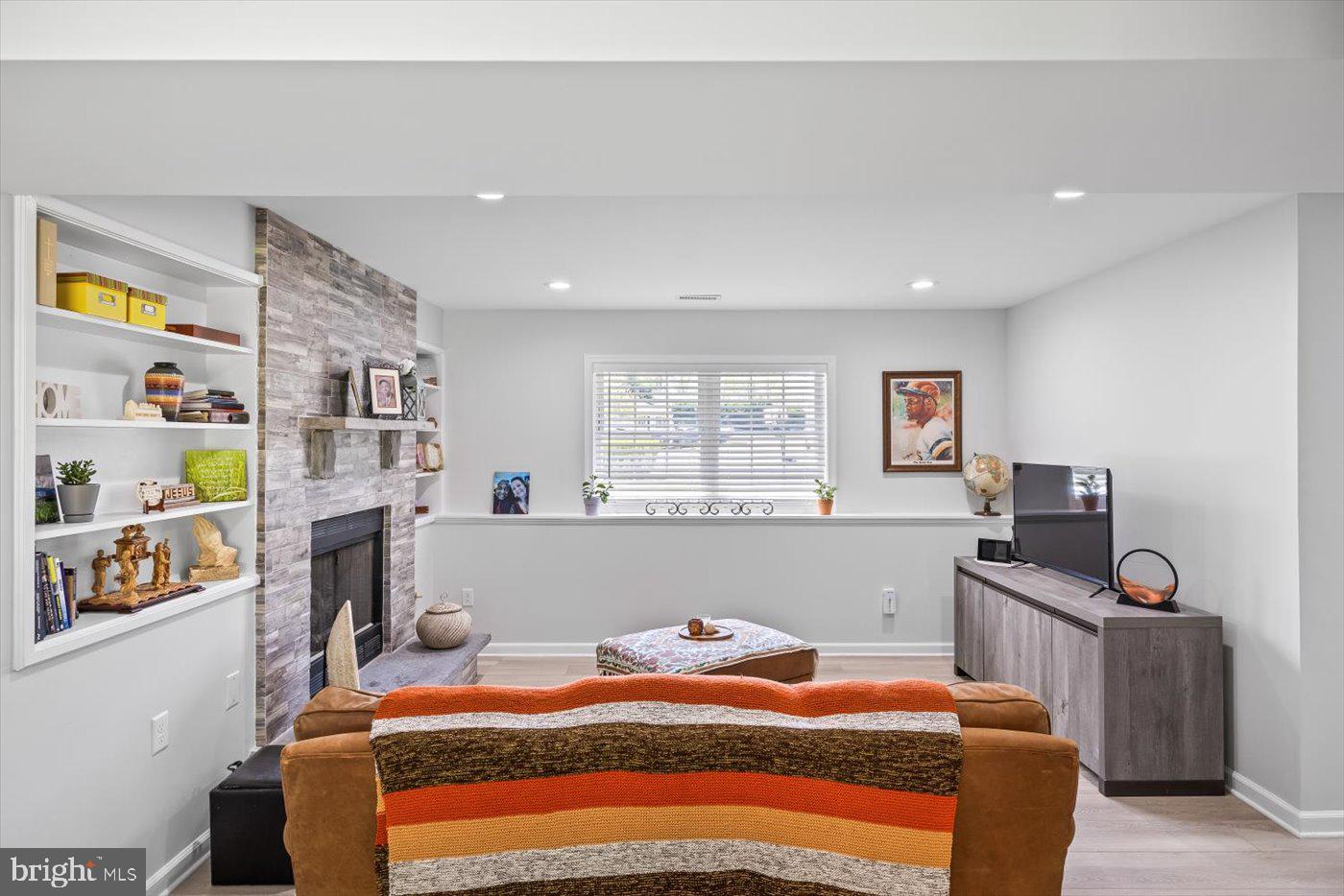 FALCON RIDGE - Residential