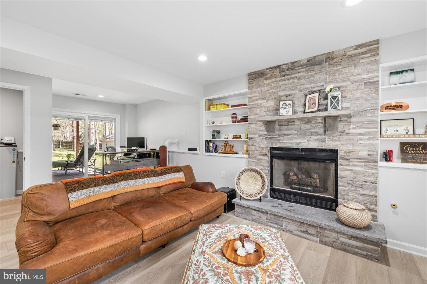 FALCON RIDGE - Residential