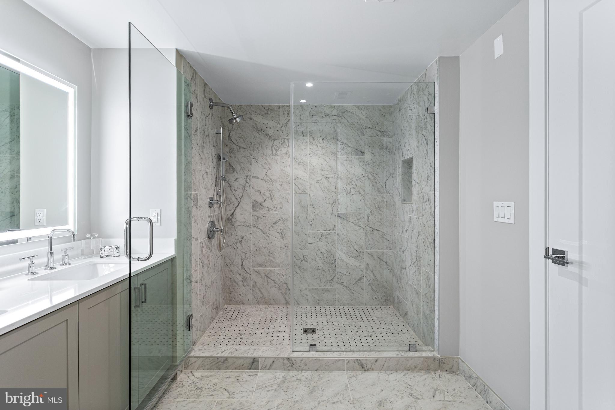 OLD TOWN ALEXANDRIA - Residential