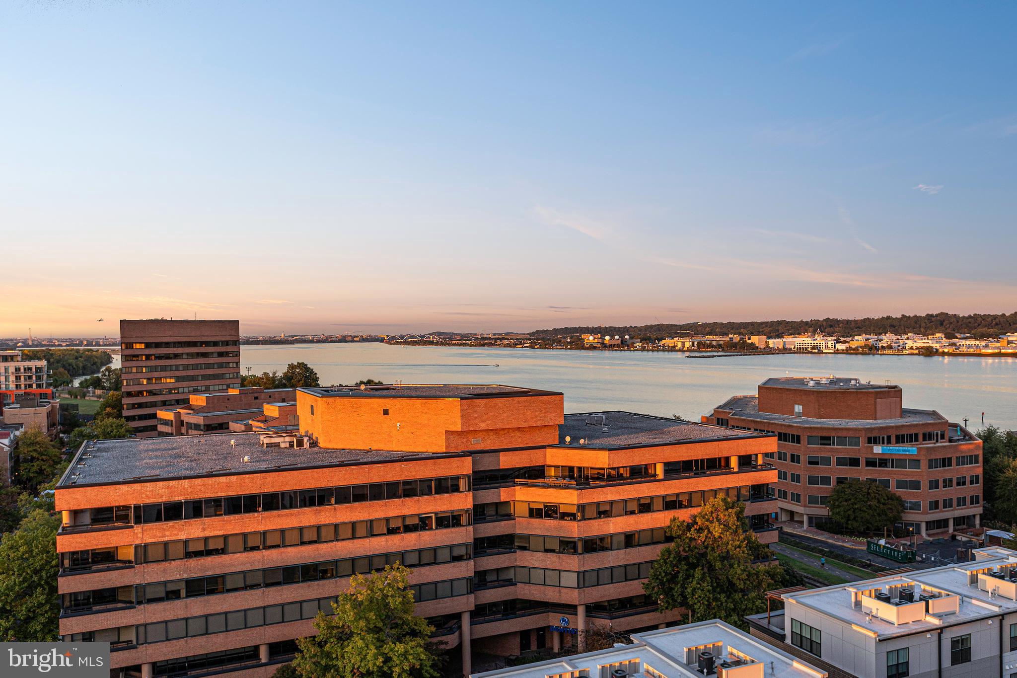 OLD TOWN ALEXANDRIA - Residential