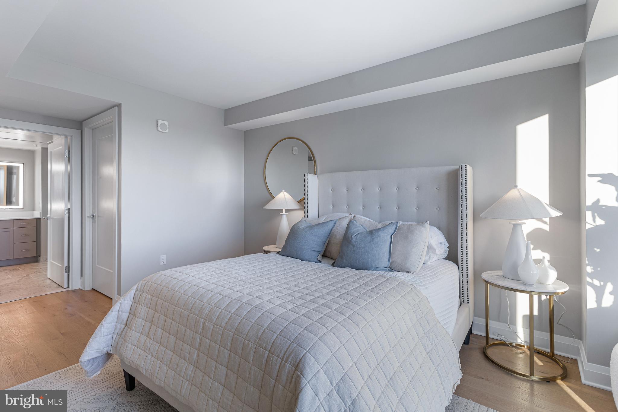 OLD TOWN ALEXANDRIA - Residential