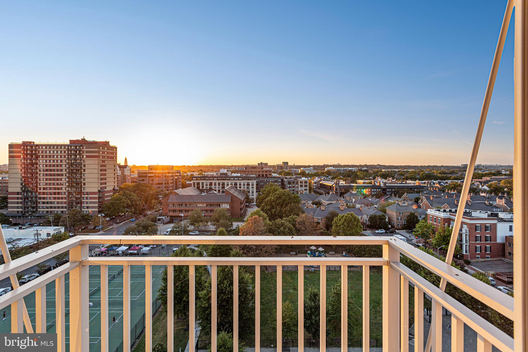 OLD TOWN ALEXANDRIA - Residential