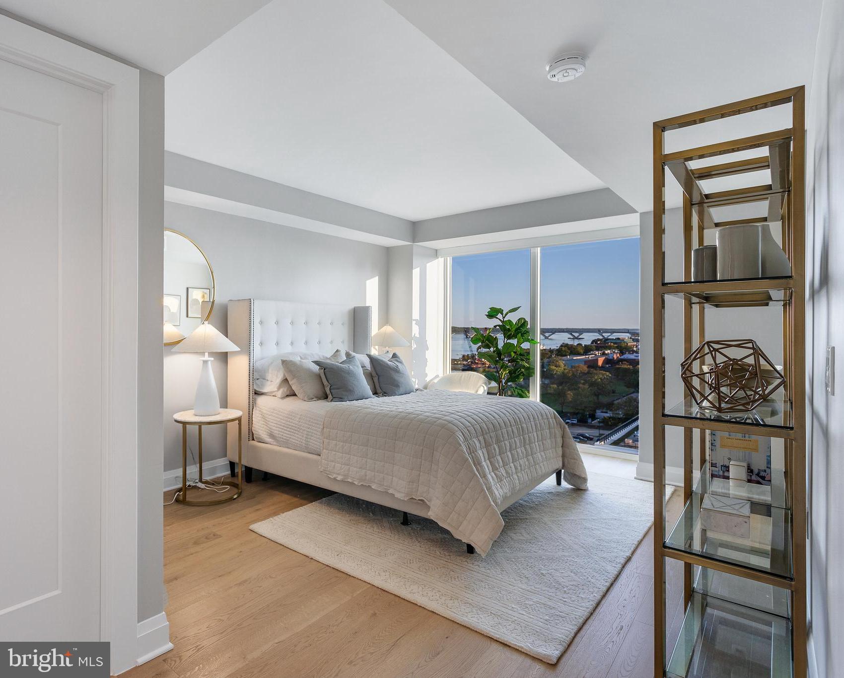 OLD TOWN ALEXANDRIA - Residential