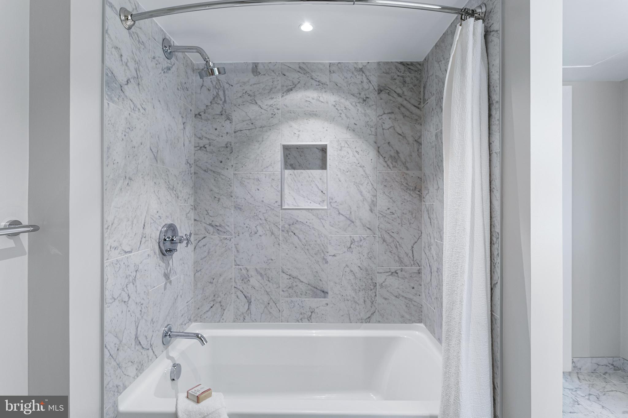 OLD TOWN ALEXANDRIA - Residential