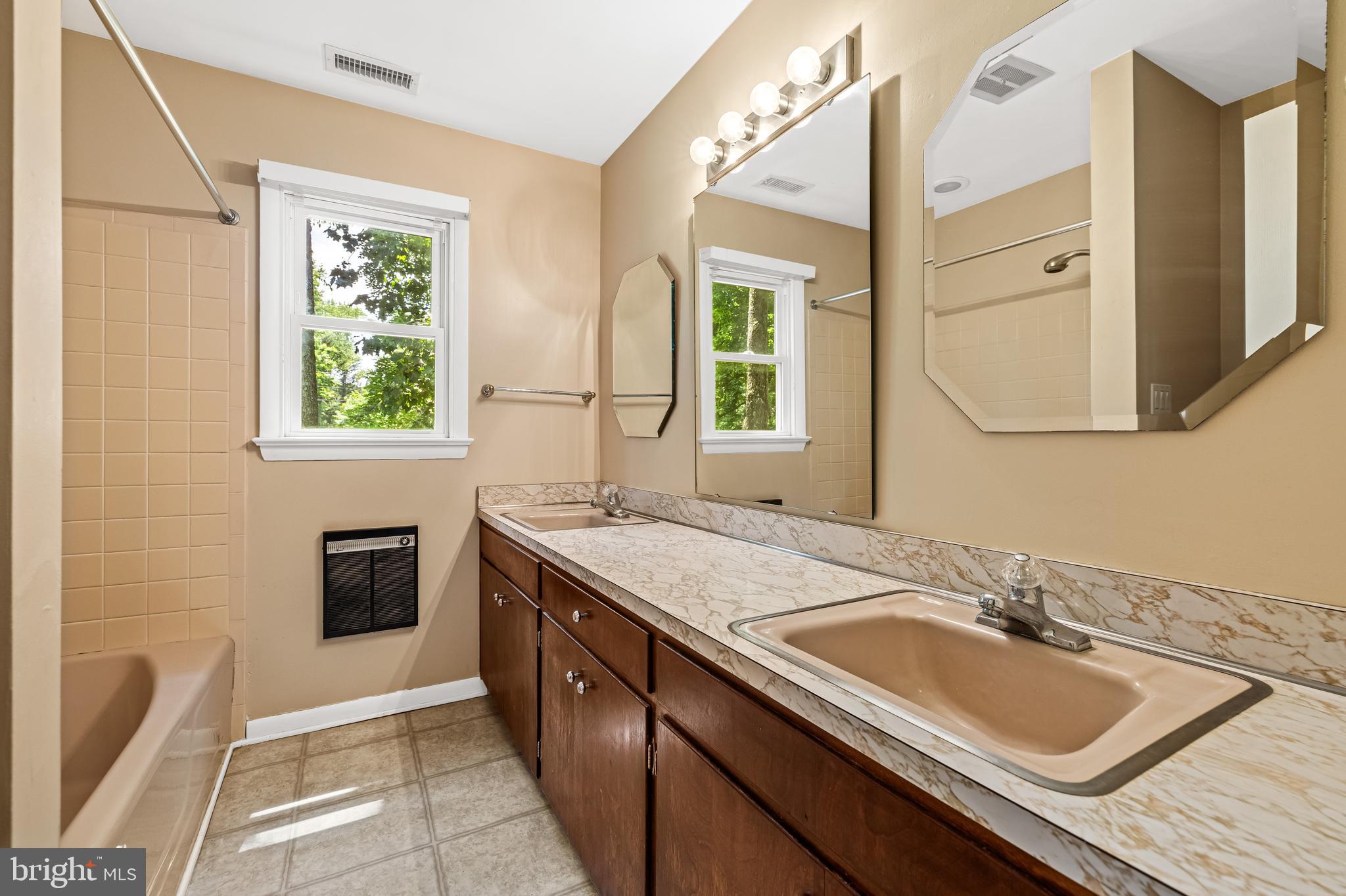 WORTHINGTON HEIGHTS - Residential