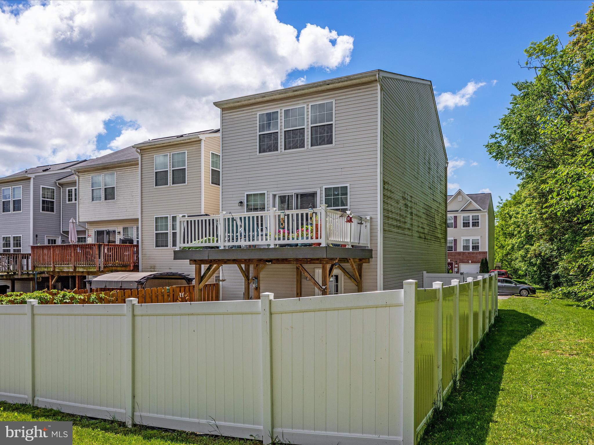 STONEBROOK VILLAGE - Residential